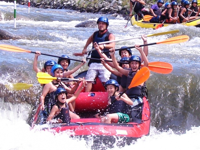 Rafting en el campamento de Pirineos